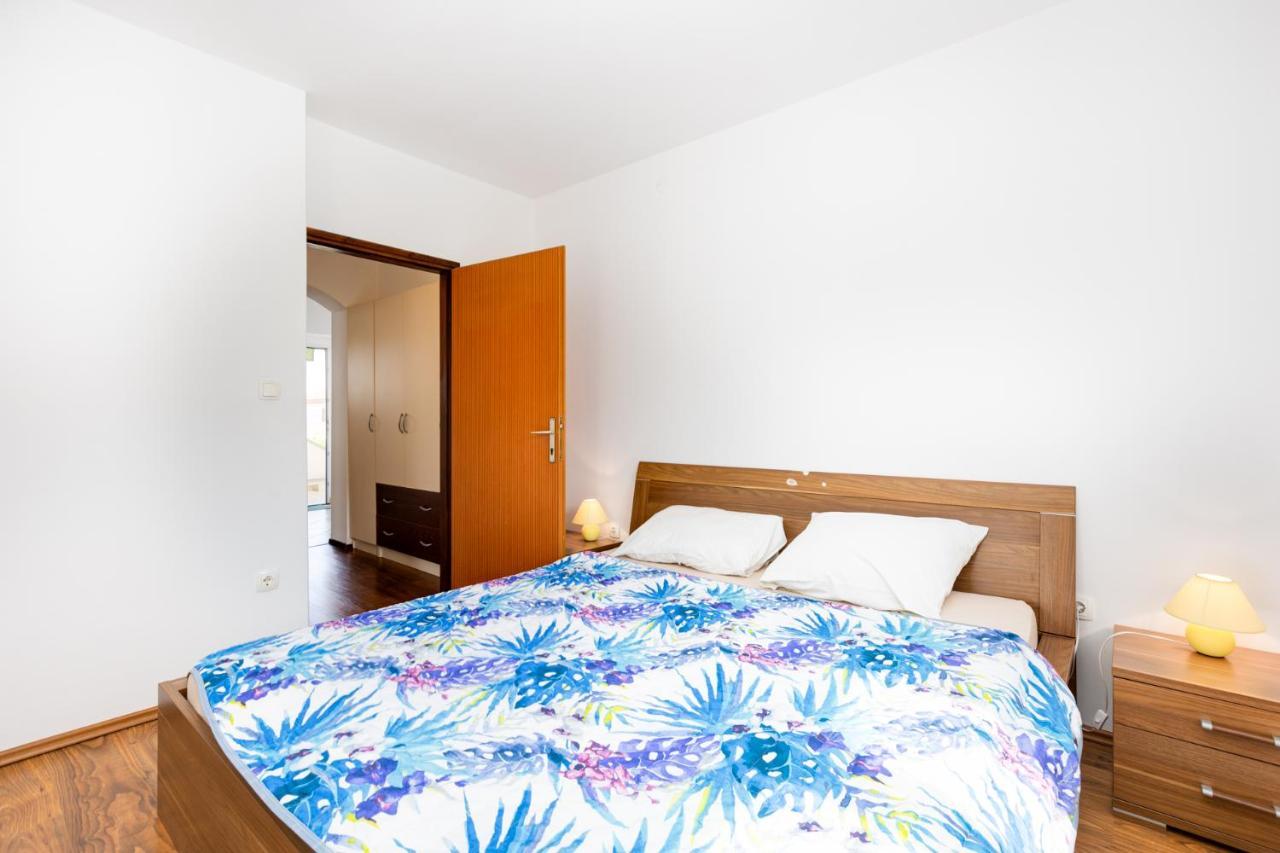 Apartments Vesna プナト エクステリア 写真