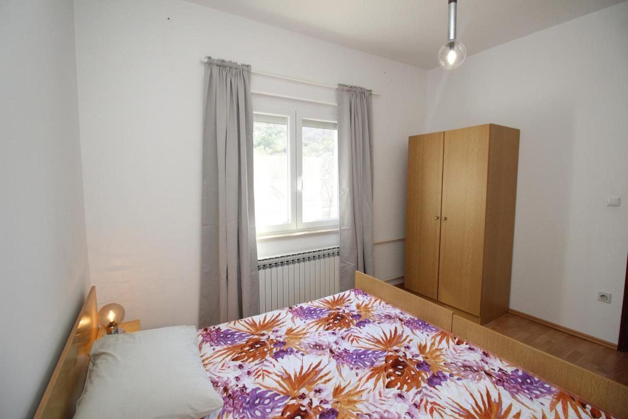 Apartments Vesna プナト エクステリア 写真